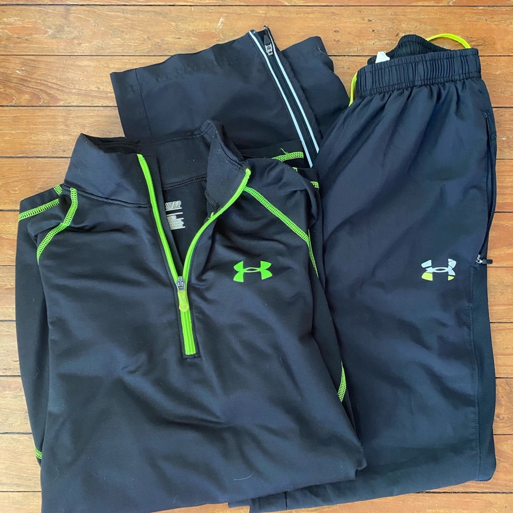 Under Armour Mens Top and Bottom Jogging Set. Black and Neon Green Small